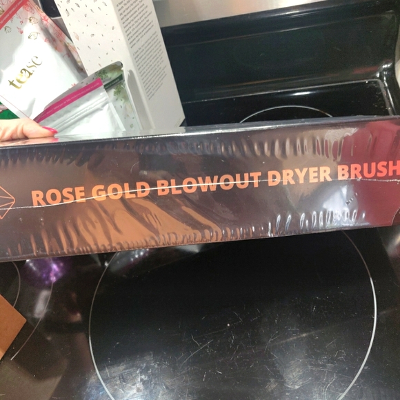 FoxyRae Rose Gold Straightening Brush - Picture 7 of 12